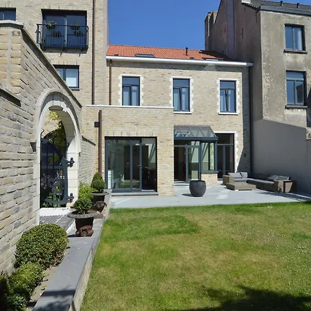Spacious In Knokke Heist With Garden 빌라 브뤼헤