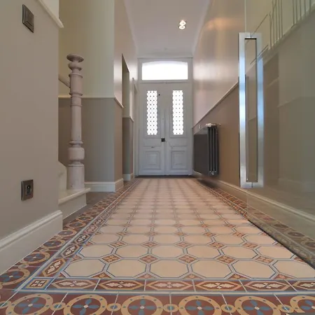 Spacious In Knokke Heist With Garden * 브뤼헤