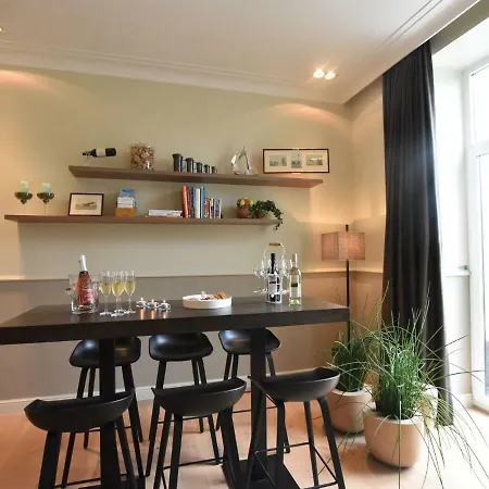 Spacious In Knokke Heist With Garden 빌라 브뤼헤