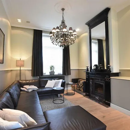 빌라 Spacious In Knokke Heist With Garden