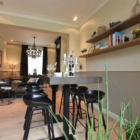 Spacious In Knokke Heist With Garden 빌라 브뤼헤