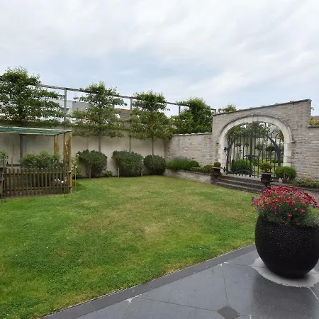 Spacious In Knokke Heist With Garden 빌라 *